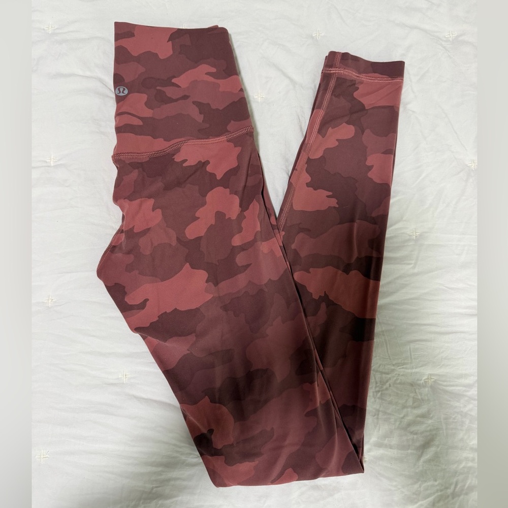 lululemon athletica Womens Camo Leggings in Burgundy & Rose
